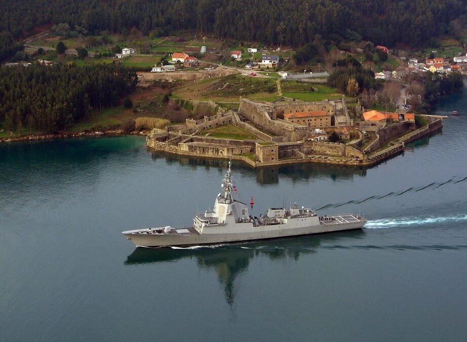 La fragata “Blas de Lezo” recala en el puerto de Alicante