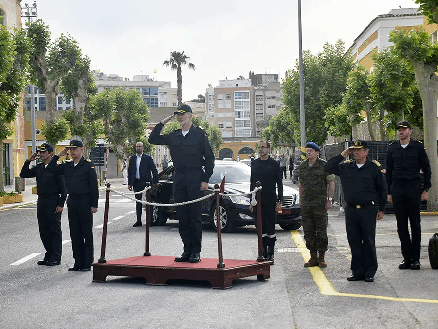 El Rey de España embarca en el nuevo submarino «S-81» de la Armada